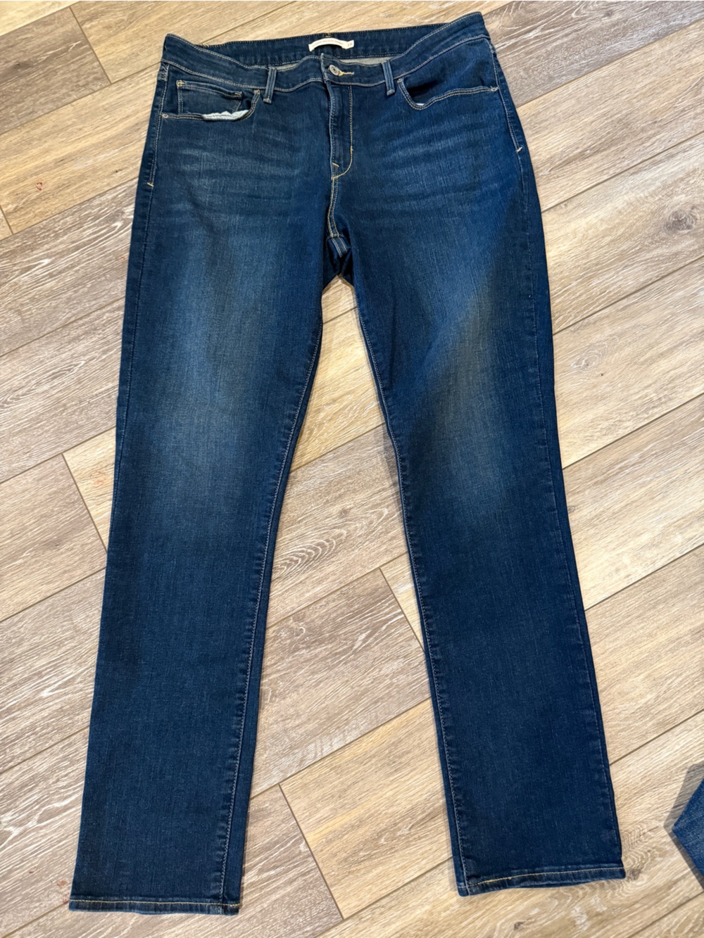 Levi's Dark Blue classic mid rise Jeans